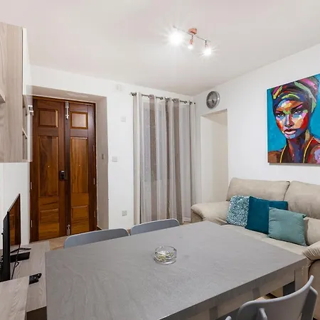 Designer With Comfy Sofa In By 360 Estates