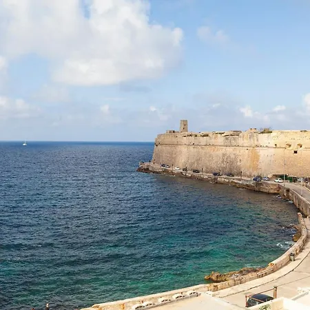 Designer With Comfy Sofa In By 360 Estates Valletta