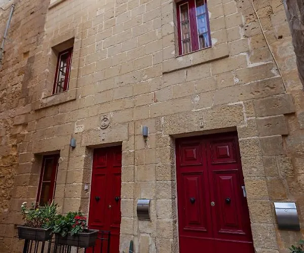 Designer With Comfy Sofa In By 360 Estates Apartment *